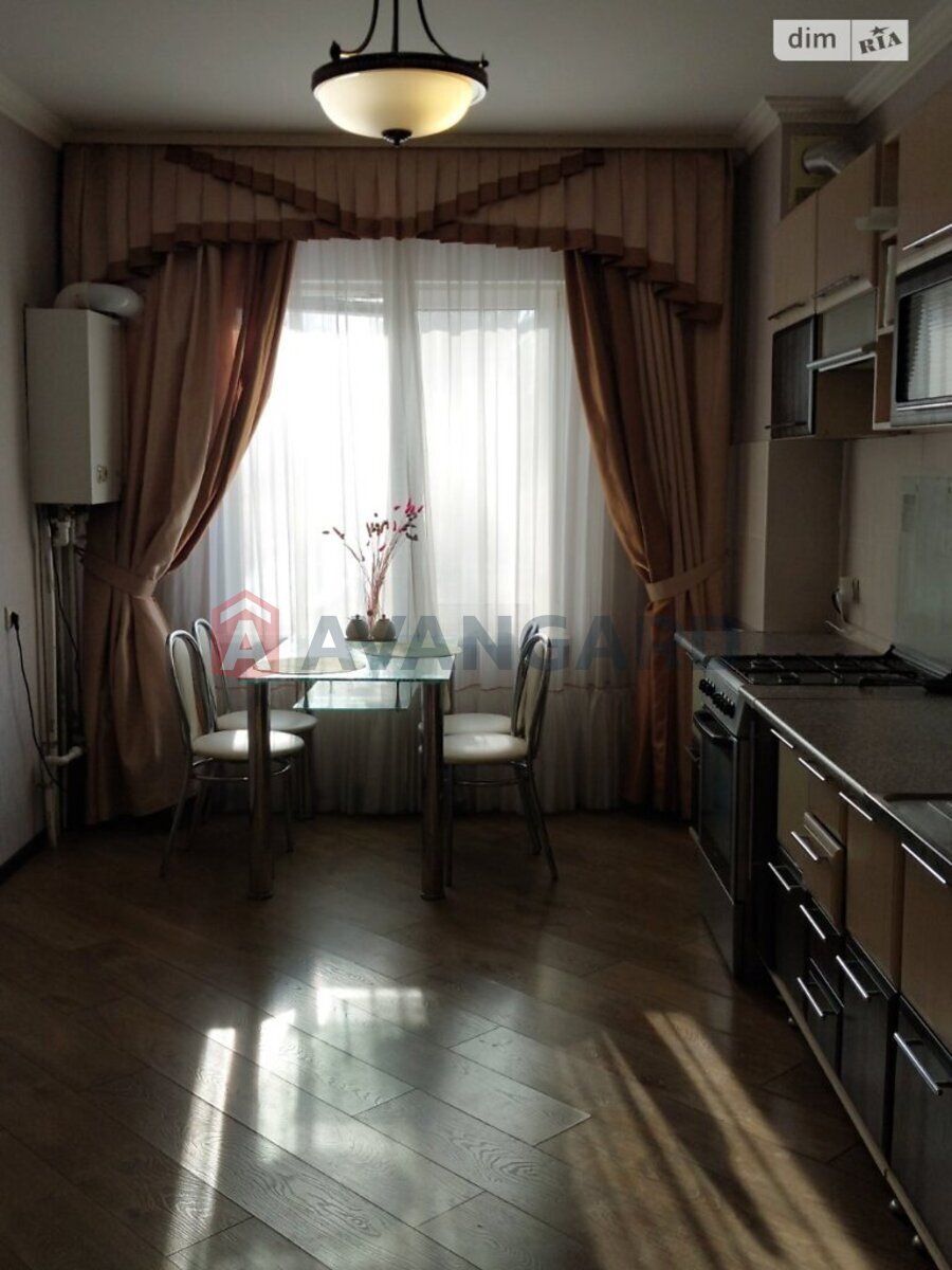 1 ����. ��������, 51/20/17 ��. �., 4/10 ���� ���� 6