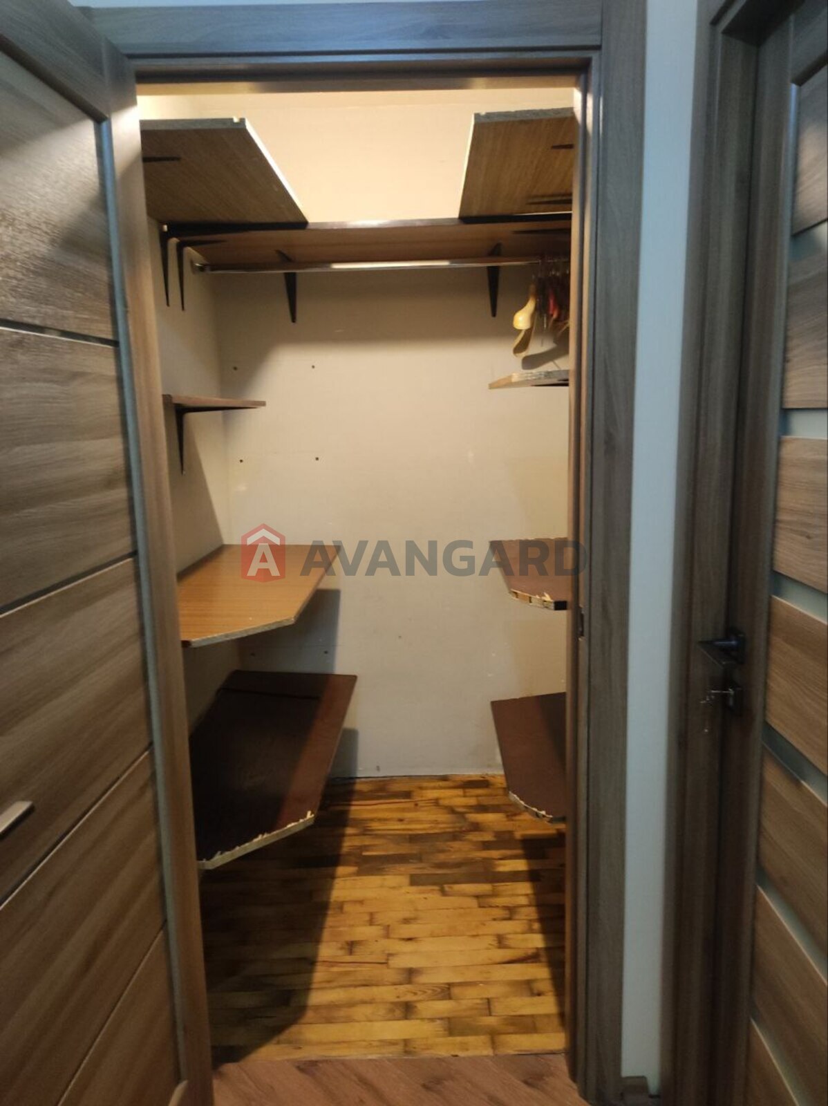 2 ��. ��������, 64/-/8 ��. �., 4/9 ������ ���� 9