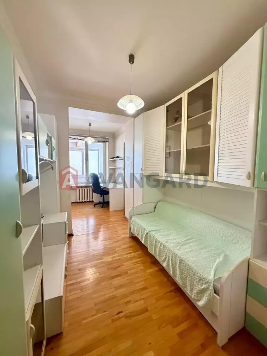 4 ��. ��������, 139/100/20 ��. �., 3/3 ������ ���� 10