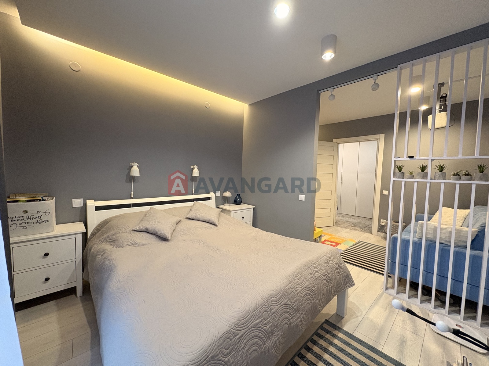 2 ��. ��������, 67/30/18 ��. �., 4/4 ������ ���� 5