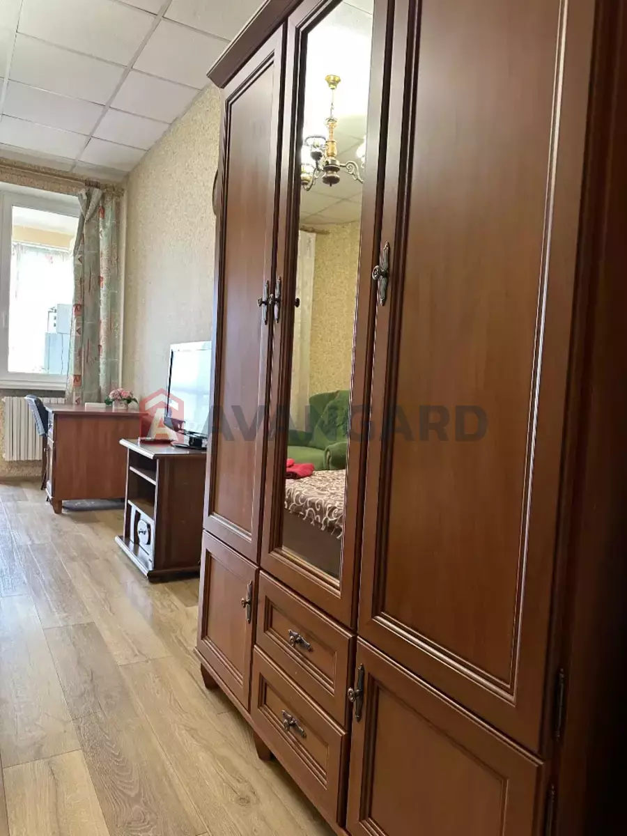 1 ��. ��������, 30/-/10 ��. �., 8/16 ������ ���� 12