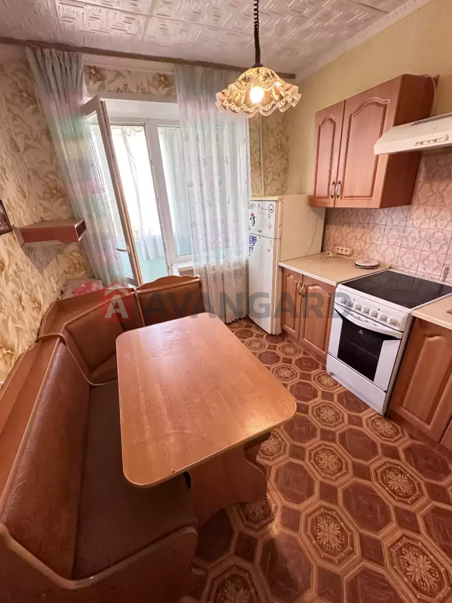 1 ��. ��������, 40/19/8 ��. �., 11/12 ������ ���� 4