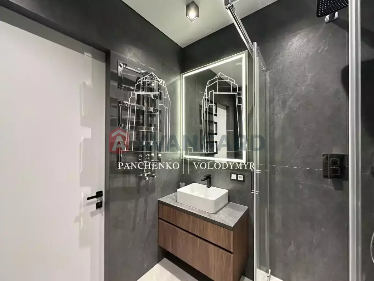 3 ��. ��������, 115/-/25 ��. �., 5/14 ������ ���� 21