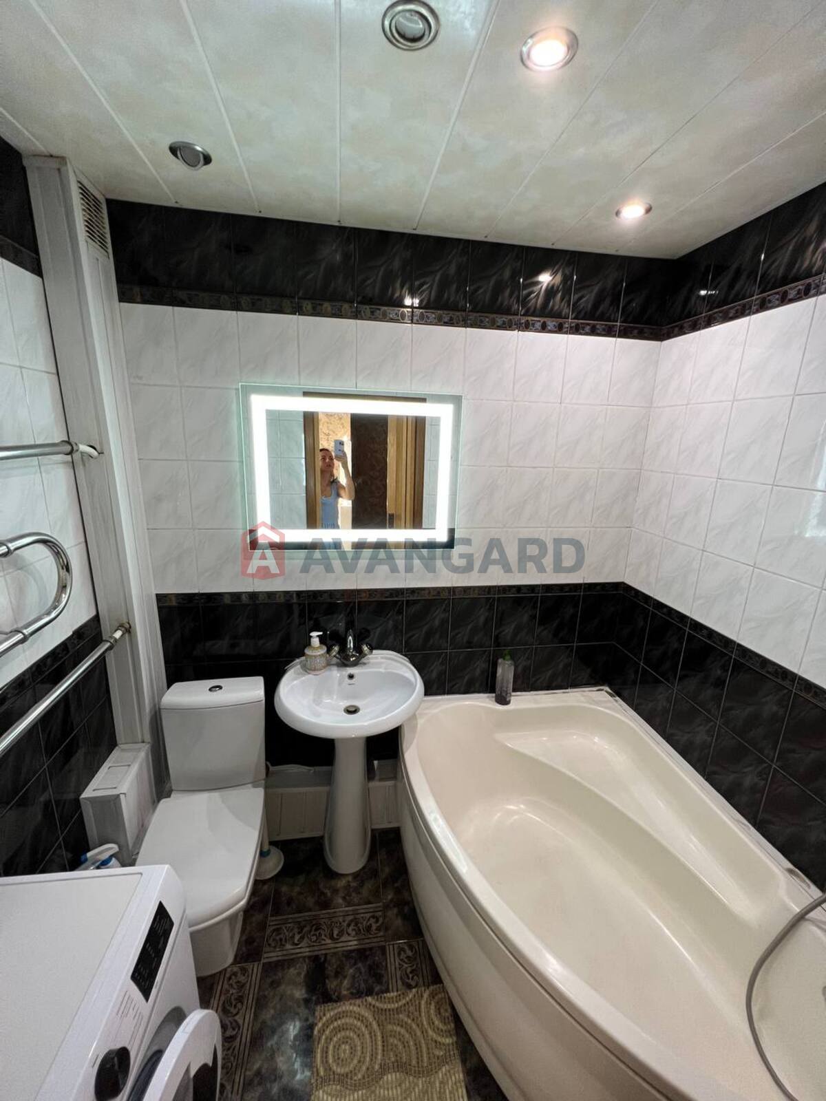 3 ��. ��������, 64/28/8 ��. �., 9/9 ������ ���� 15