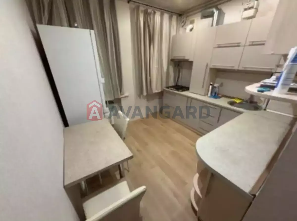 2 ��. ��������, 50/-/- ��. �., 4/5 ������ ���� 1