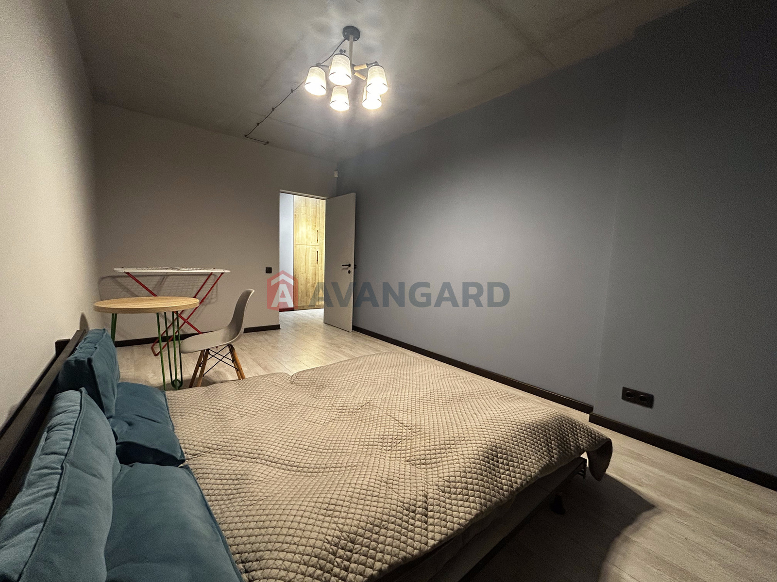 2 ��. ��������, 100/33/40 ��. �., 10-11/11 ������ ���� 18