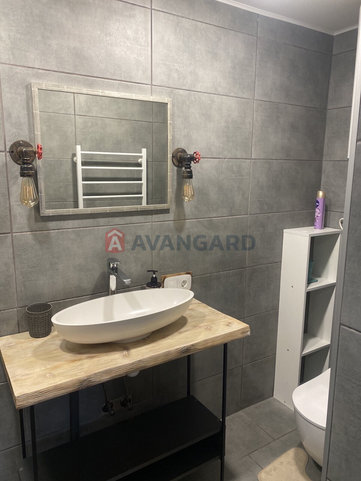 2 ��. ��������, 42/-/18 ��. �., 5/5 ������ ���� 1