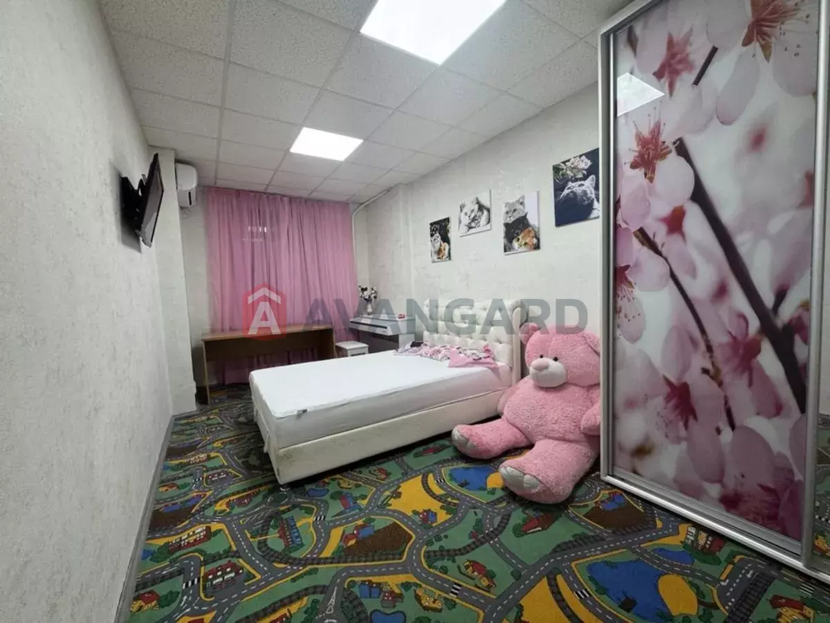 3 ��. ��������, 80/-/10 ��. �., 2/5 ������ ���� 10