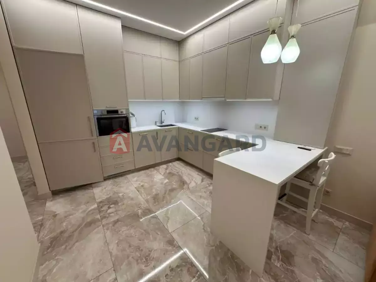 2 ��. ��������, 58/30/25 ��. �., 5/18 ������ ���� 18