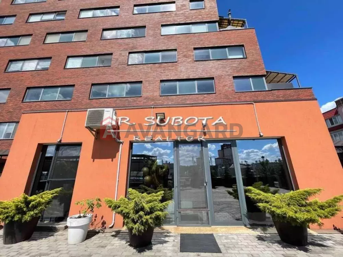 4 ����. ��������, 300/-/50 ��. �., 7/16 ���� ���� 10