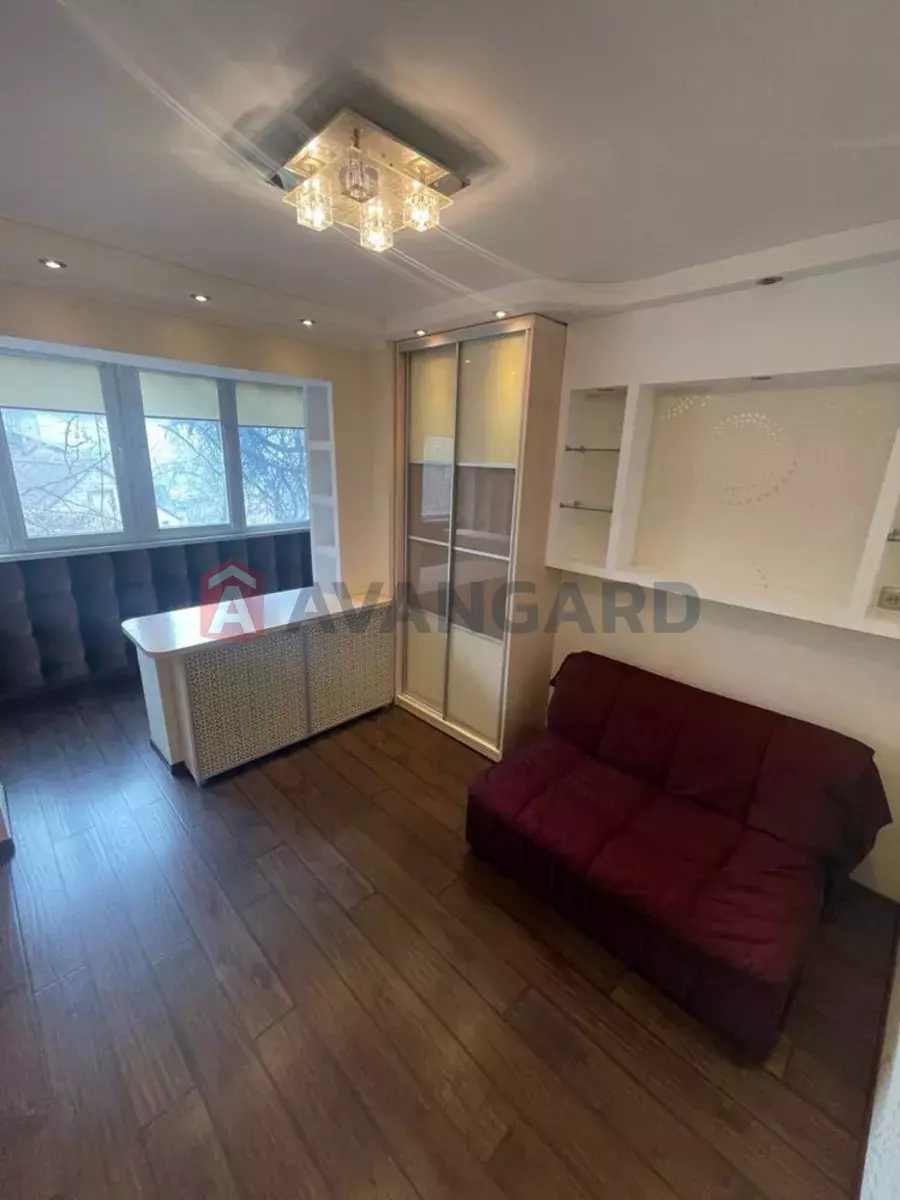 3 ����. ��������, 60/-/8 ��. �., 1/9 ���� ���� 4