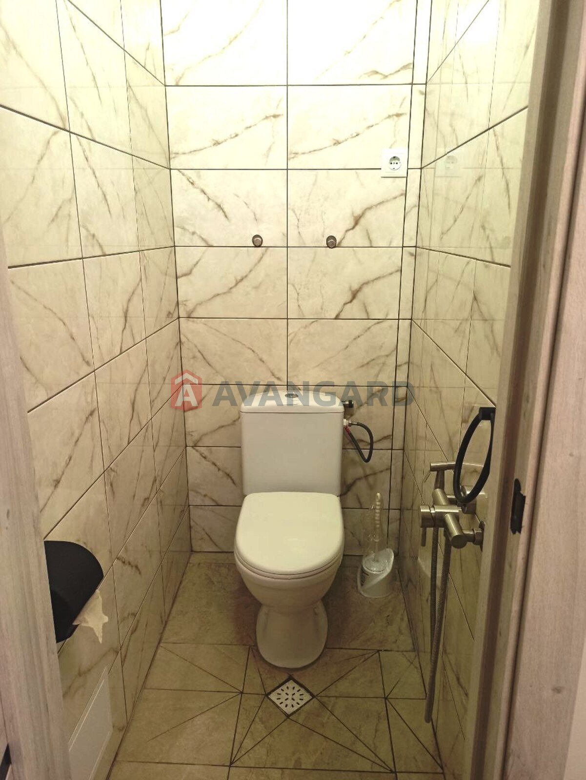 1 ��. ��������, 38/17/9 ��. �., 6/9 ������ ���� 7