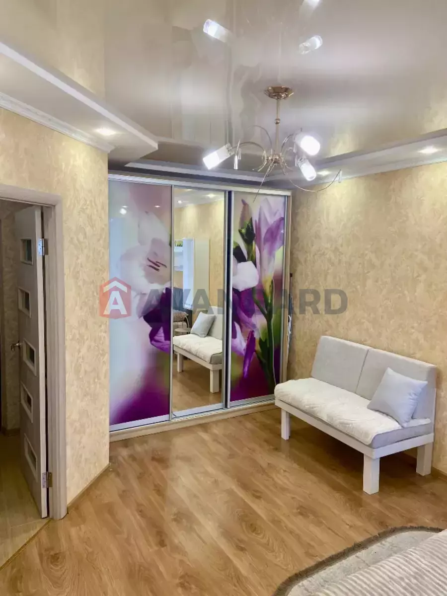 2 ����. ��������, 48/25/15 ��. �., 8/12 ���� ���� 2