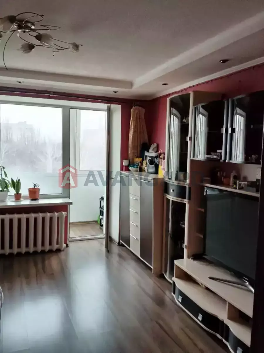 3 ��. ��������, 70/46/9 ��. �., 8/9 ������ ���� 12