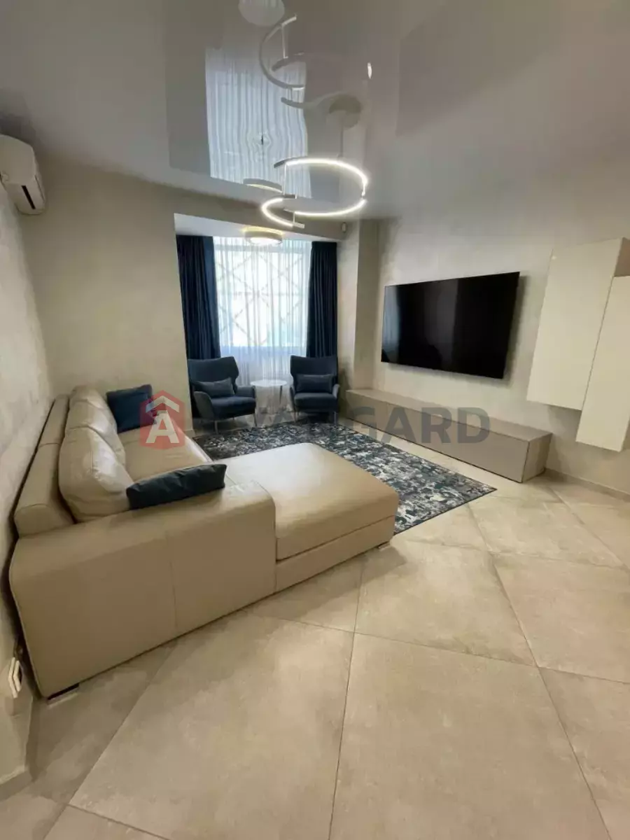 3 кім. квартира, 90/-/- кв. м., 8/24 поверх фото 2 3 кім. квартира, 90/-/- кв. м., 8/24 поверх фото 2