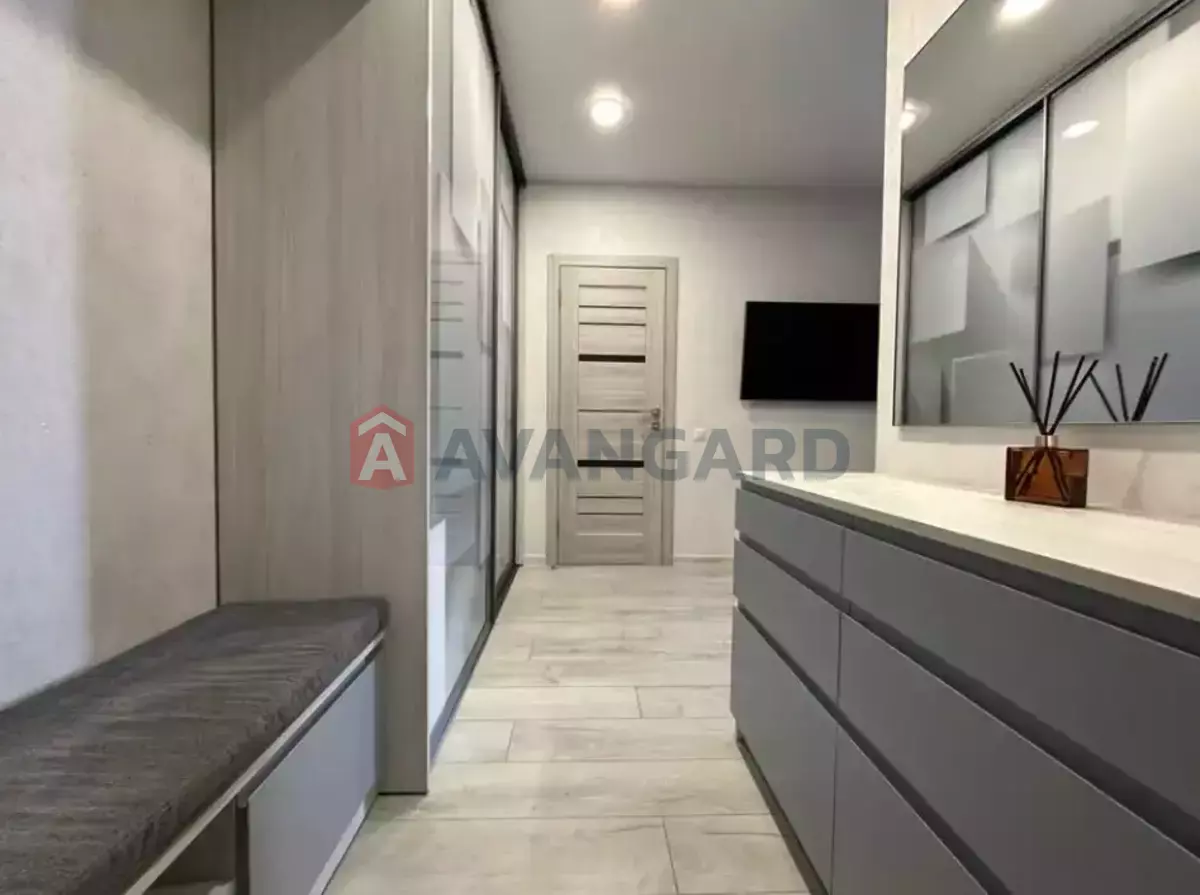 2 ��. ��������, 50/-/15 ��. �., 6/10 ������ ���� 8