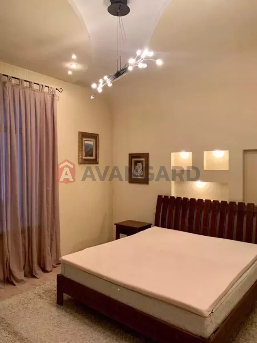 4 ��. ��������, 170/-/30 ��. �., 2/3 ������ ���� 7