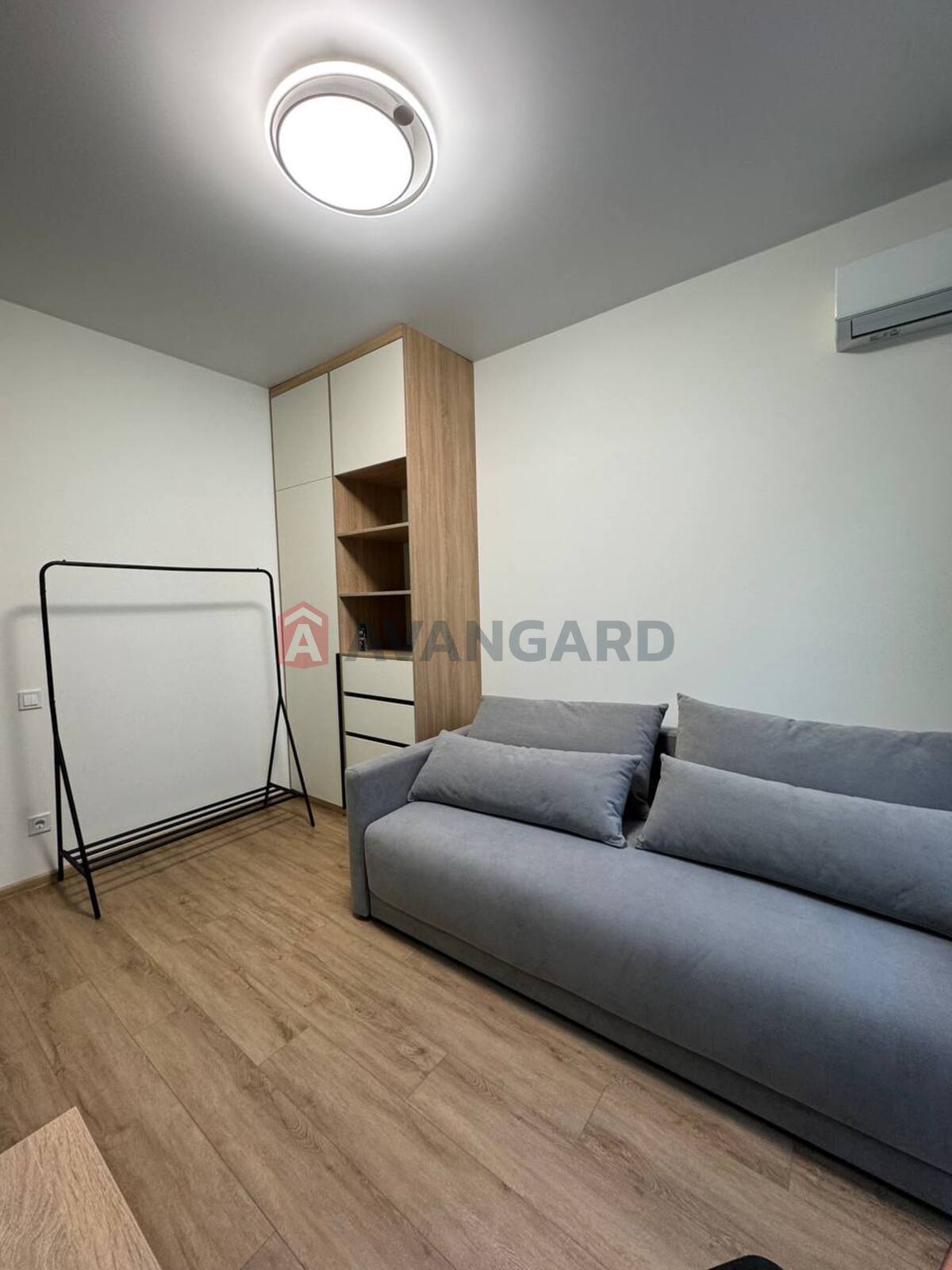 2 ��. ��������, 62/38/16 ��. �., 12/19 ������ ���� 9