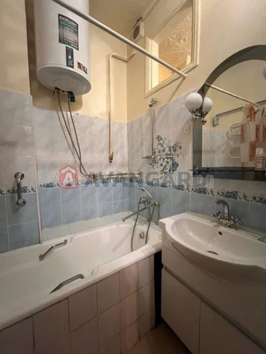 1 ��. ��������, 90/-/10 ��. �., 4/5 ������ ���� 17