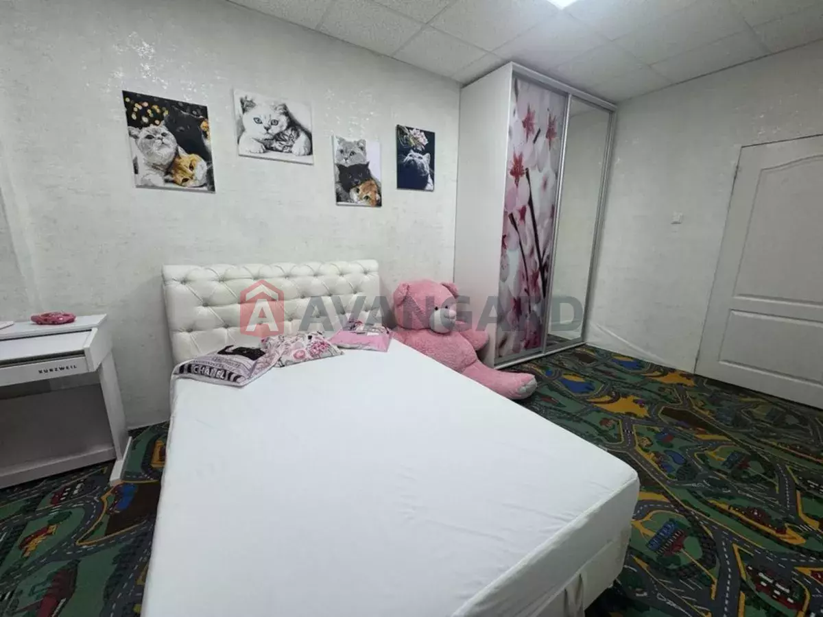 3 ��. ��������, 80/-/10 ��. �., 2/5 ������ ���� 8