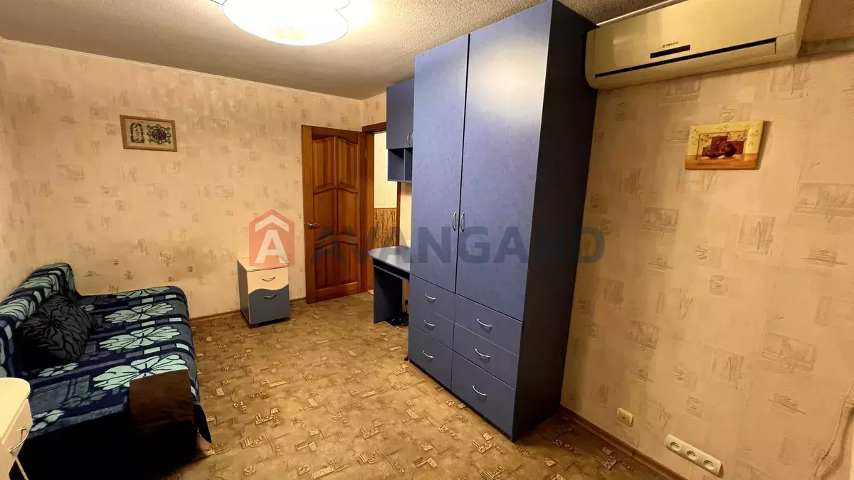 1 ��. ��������, 33/-/7 ��. �., 3/5 ������ ���� 4