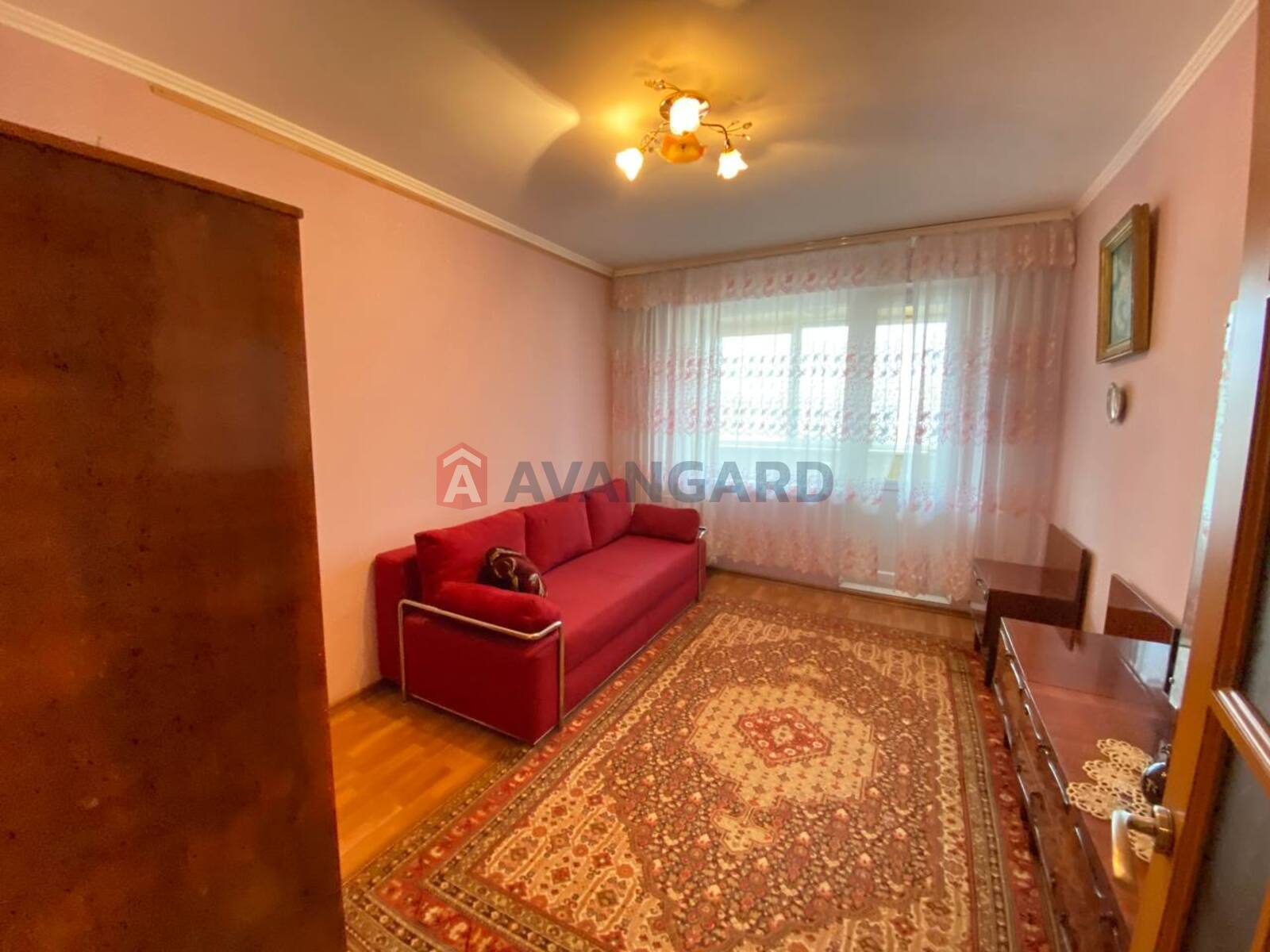 3 ��. ��������, 67/40/9 ��. �., 7/9 ������ ���� 13