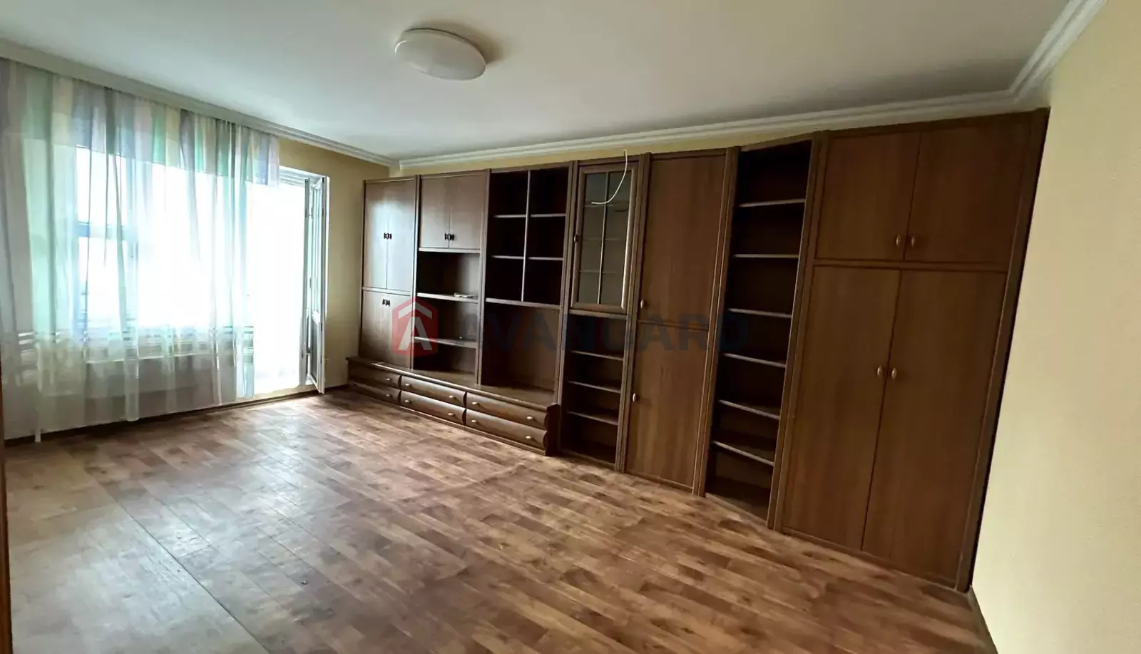 2 ��. ��������, 50/40/8 ��. �., 9/10 ������ ���� 4