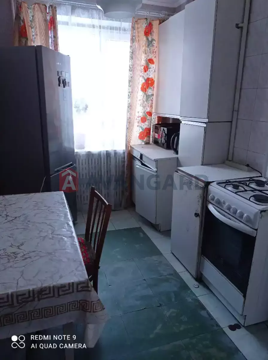 3 ��. ��������, 64/44/8 ��. �., 2/9 ������ ���� 1