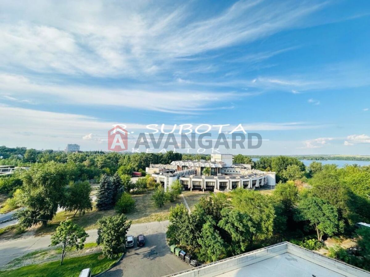 3 ��. ��������, 94/-/- ��. �., 8/22 ������ ���� 17