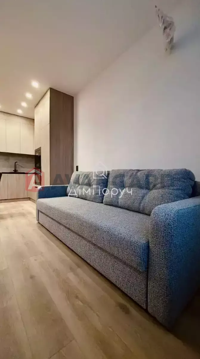 2 ����. ��������, 42/20/8 ��. �., 3/6 ���� ���� 8