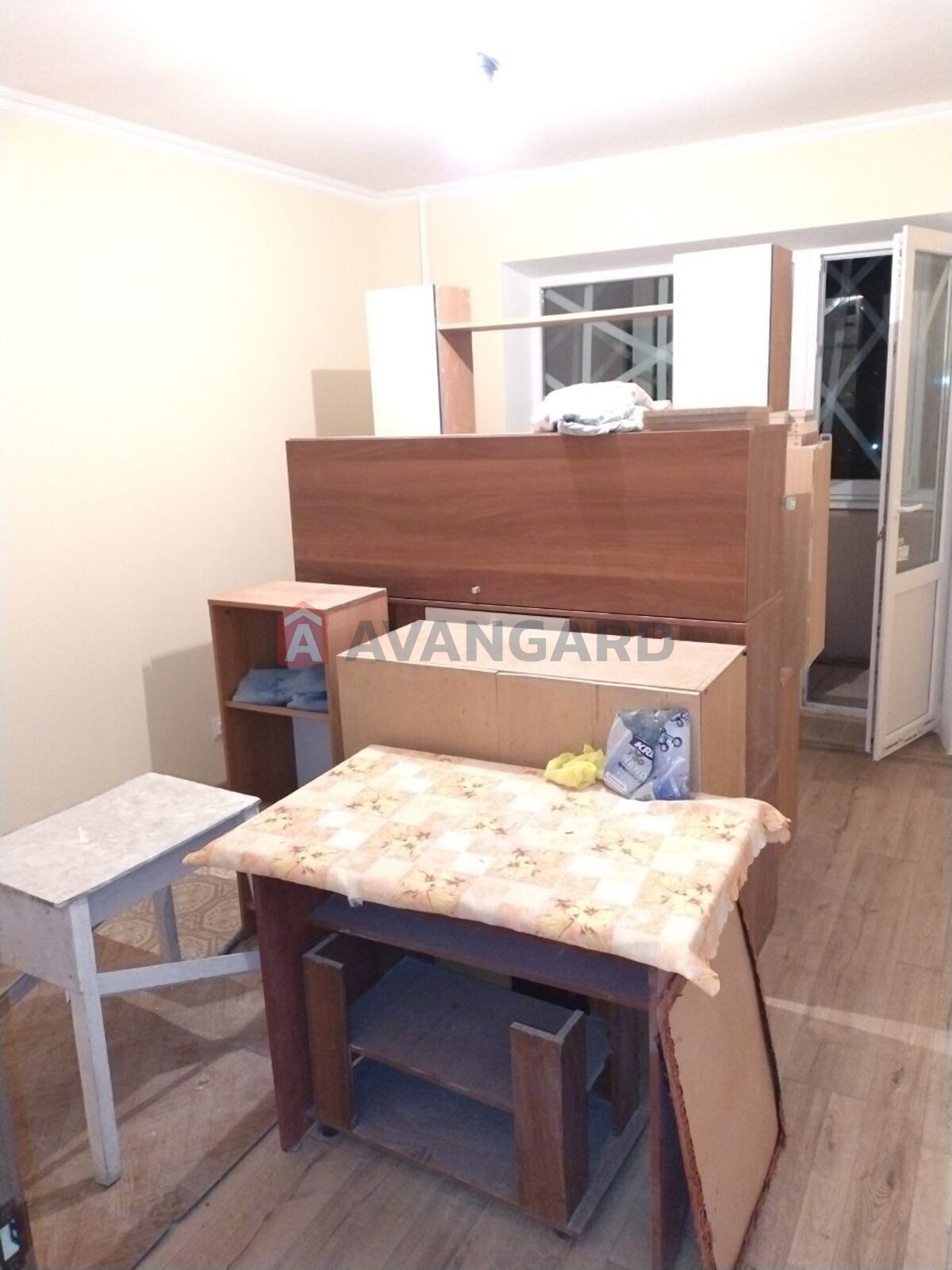 1 ����. ��������, 32/18/8 ��. �., 3/9 ���� ���� 1