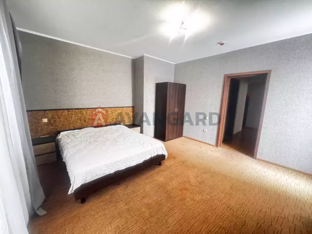 2 ����. ��������, 70/-/- ��. �., 11/17 ���� ���� 3