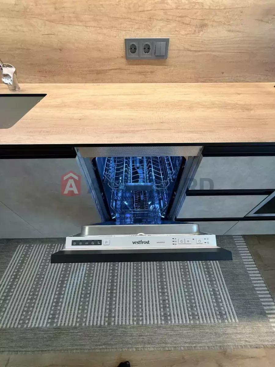 1 ����. ��������, 32/-/- ��. �., 8/24 ���� ���� 11