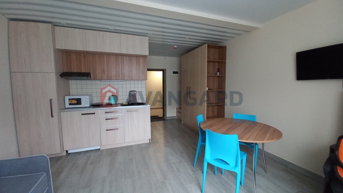 1 ��. ��������, 28/-/- ��. �., 1/2 ������ ���� 3