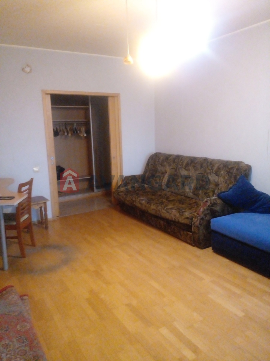 2 ����. ��������, 70/-/12 ��. �., 10/12 ���� ���� 12