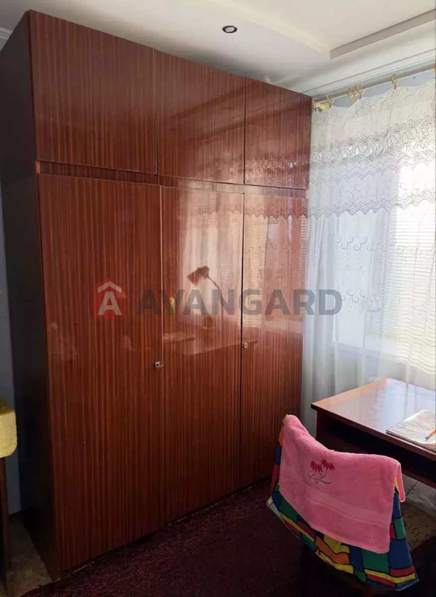 3 ����. ��������, 69/-/8 ��. �., 11/16 ���� ���� 4