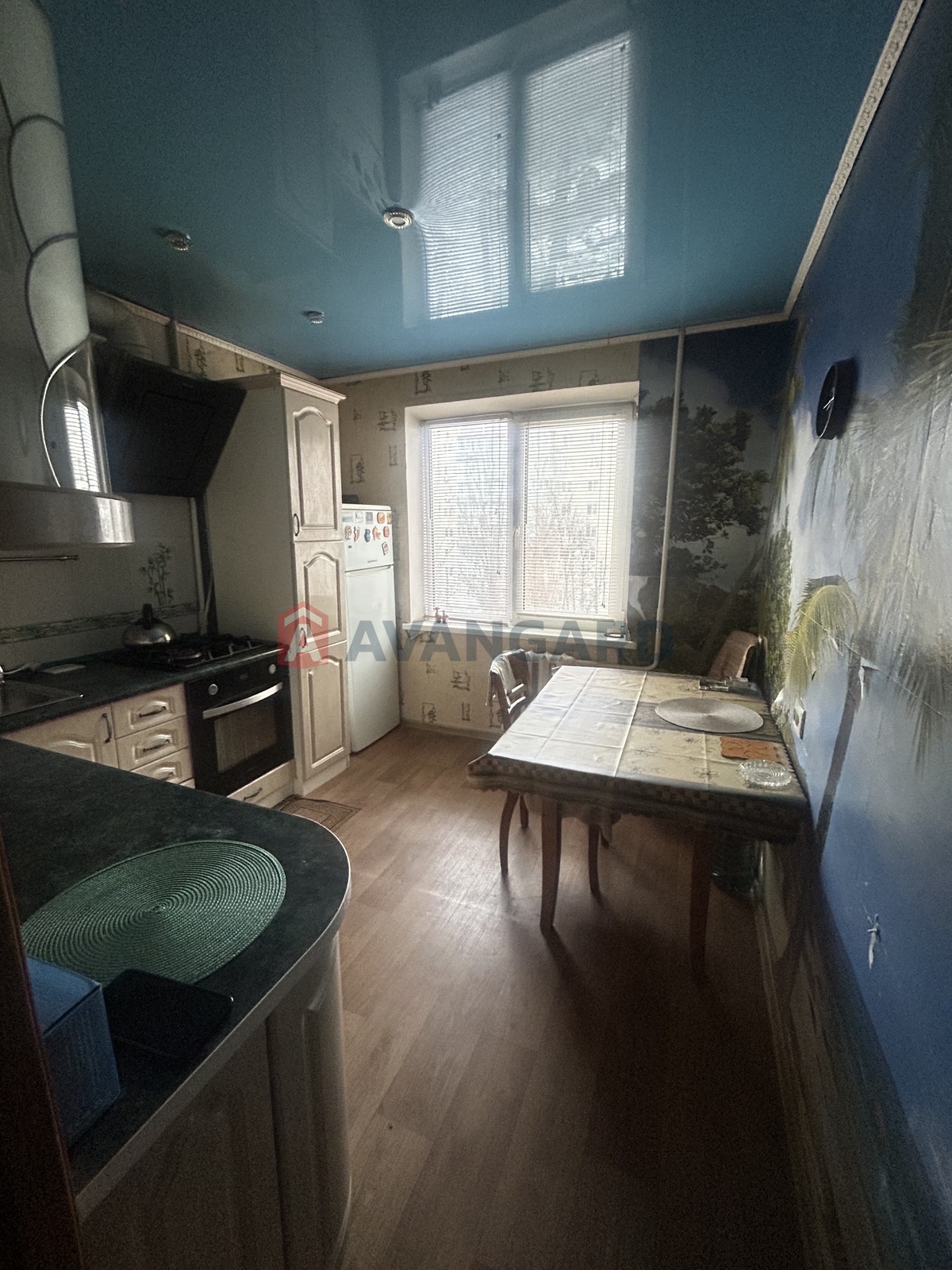 3 ��. ��������, 65/40/8 ��. �., 5/9 ������ ���� 2