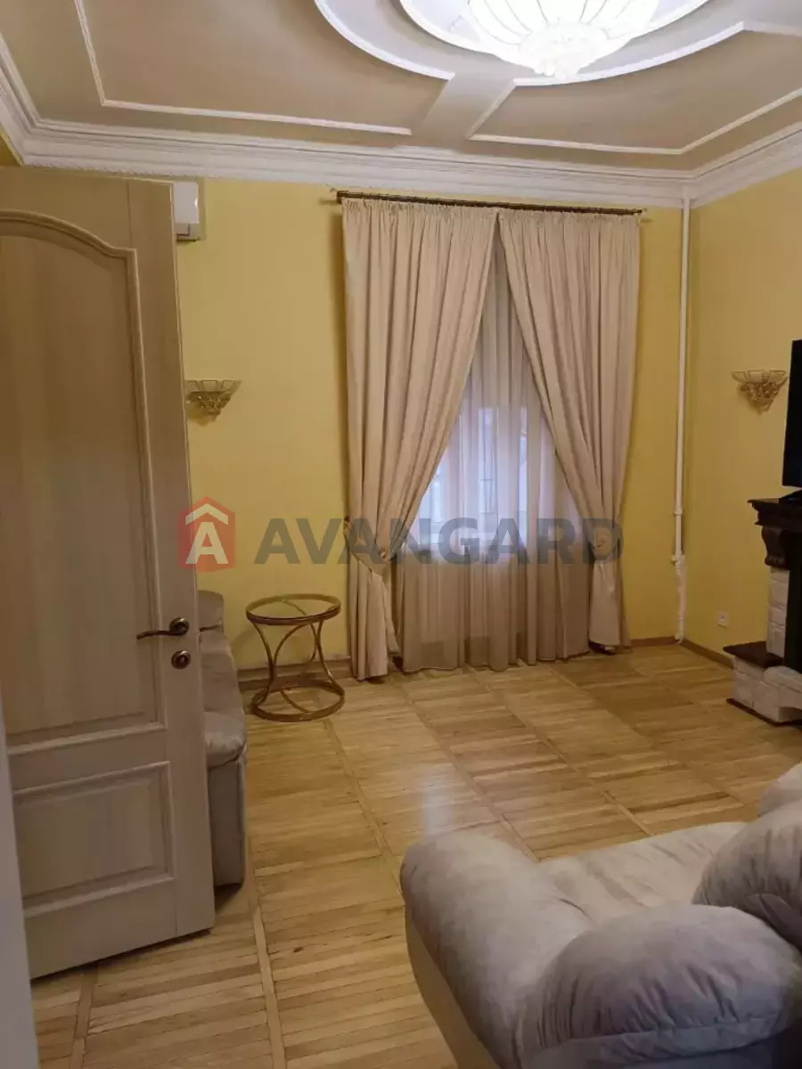 3 ��. ��������, 64/-/- ��. �., 2/5 ������ ���� 9