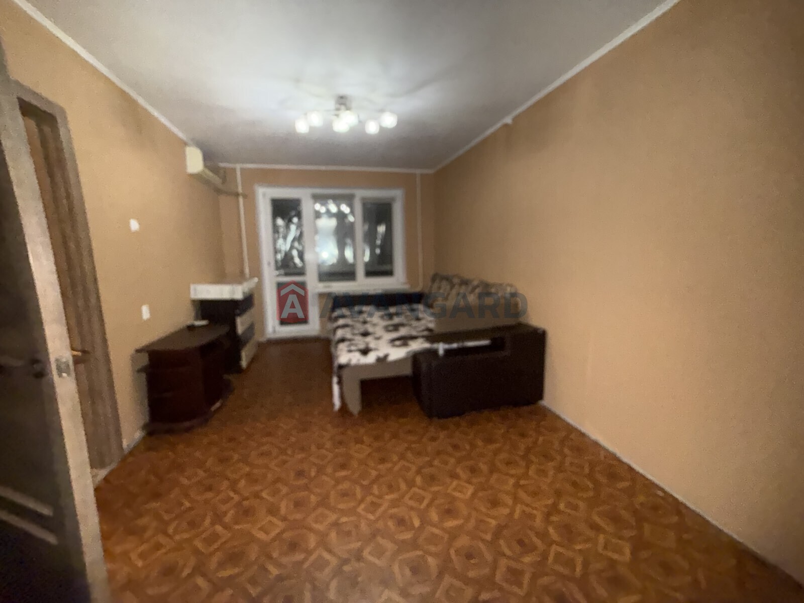 2 ����. ��������, 47/28/8 ��. �., 8/9 ���� ���� 15