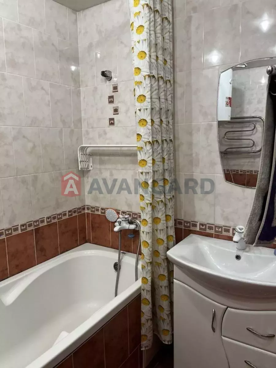 1 ��. ��������, 40/-/8 ��. �., 9/9 ������ ���� 4