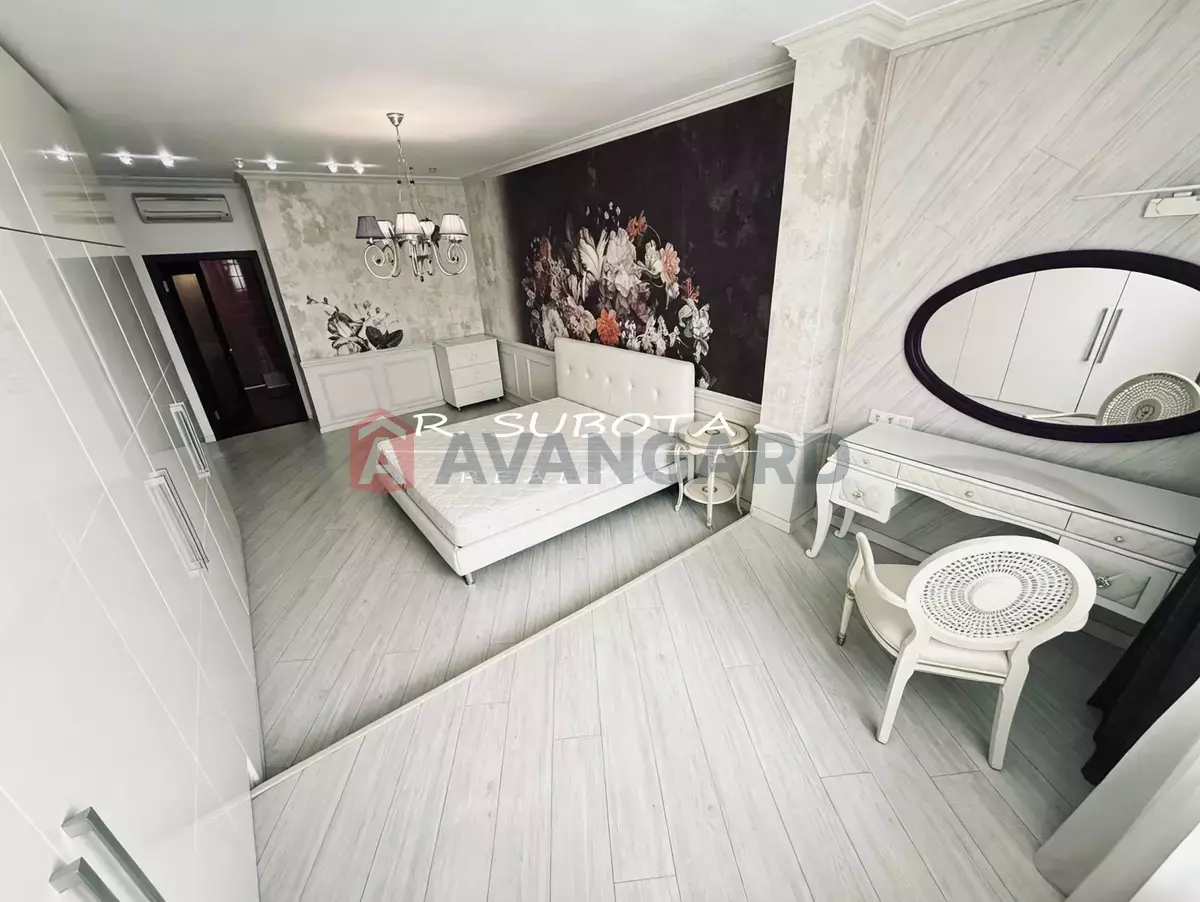 4 ��. ��������, 210/-/- ��. �., 10/10 ������ ���� 4