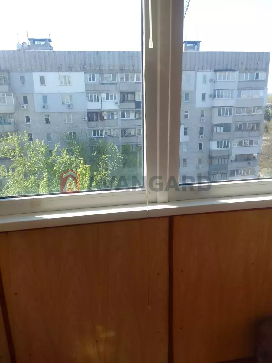 3 ��. ��������, 67/-/10 ��. �., 8/9 ������ ���� 8