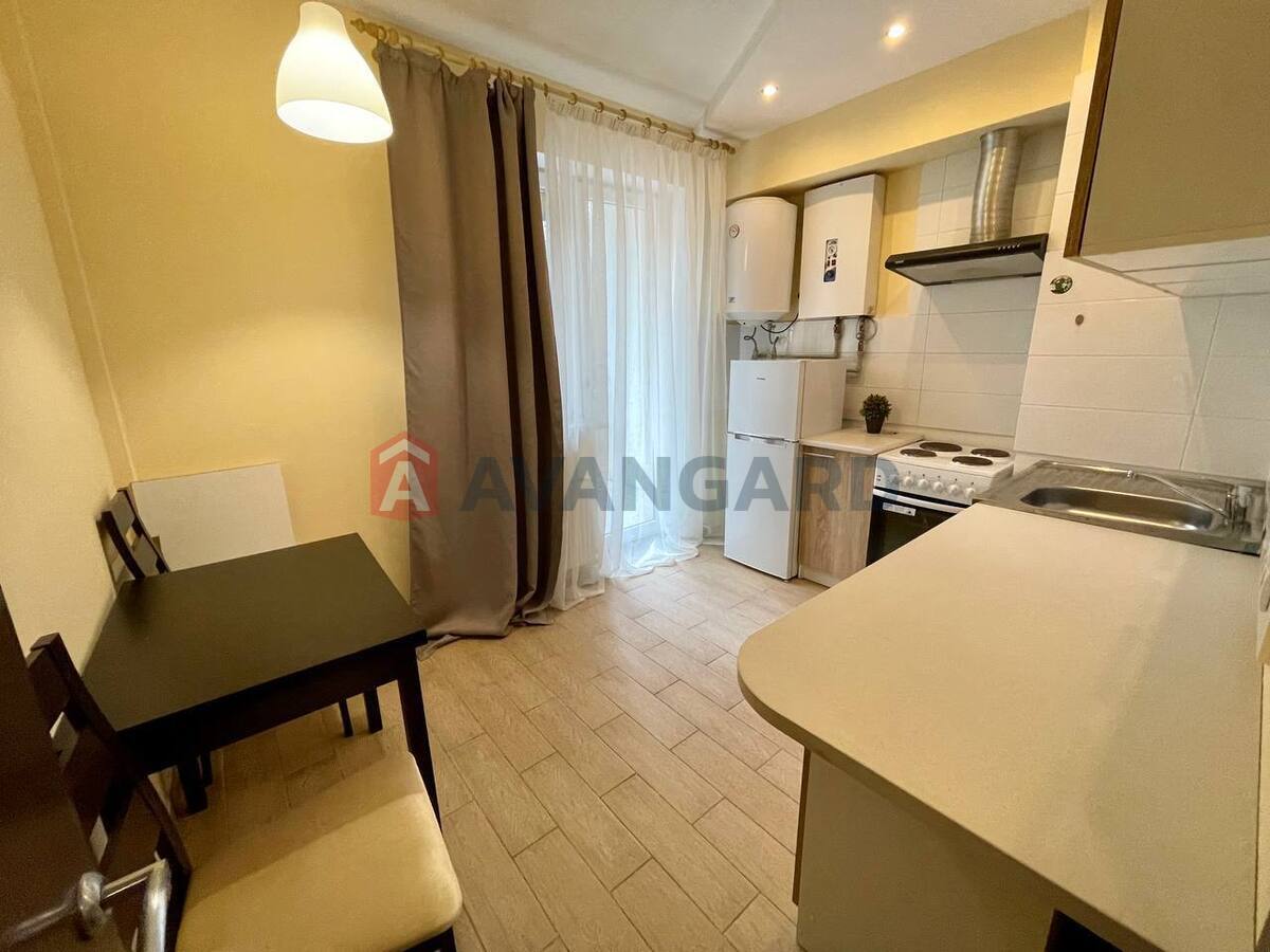 1 ��. ��������, 50/-/- ��. �., 1/10 ������ ���� 3