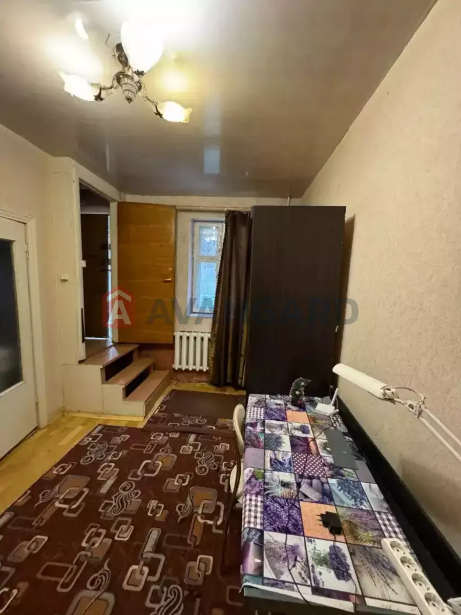 1 ��. ��������, 28/14/10 ��. �., 1/2 ������ ���� 9