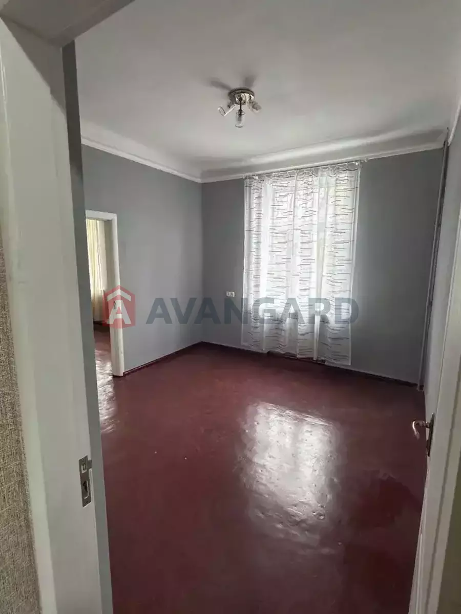 4 ��. ��������, 71/-/- ��. �., 2/5 ������ ���� 5