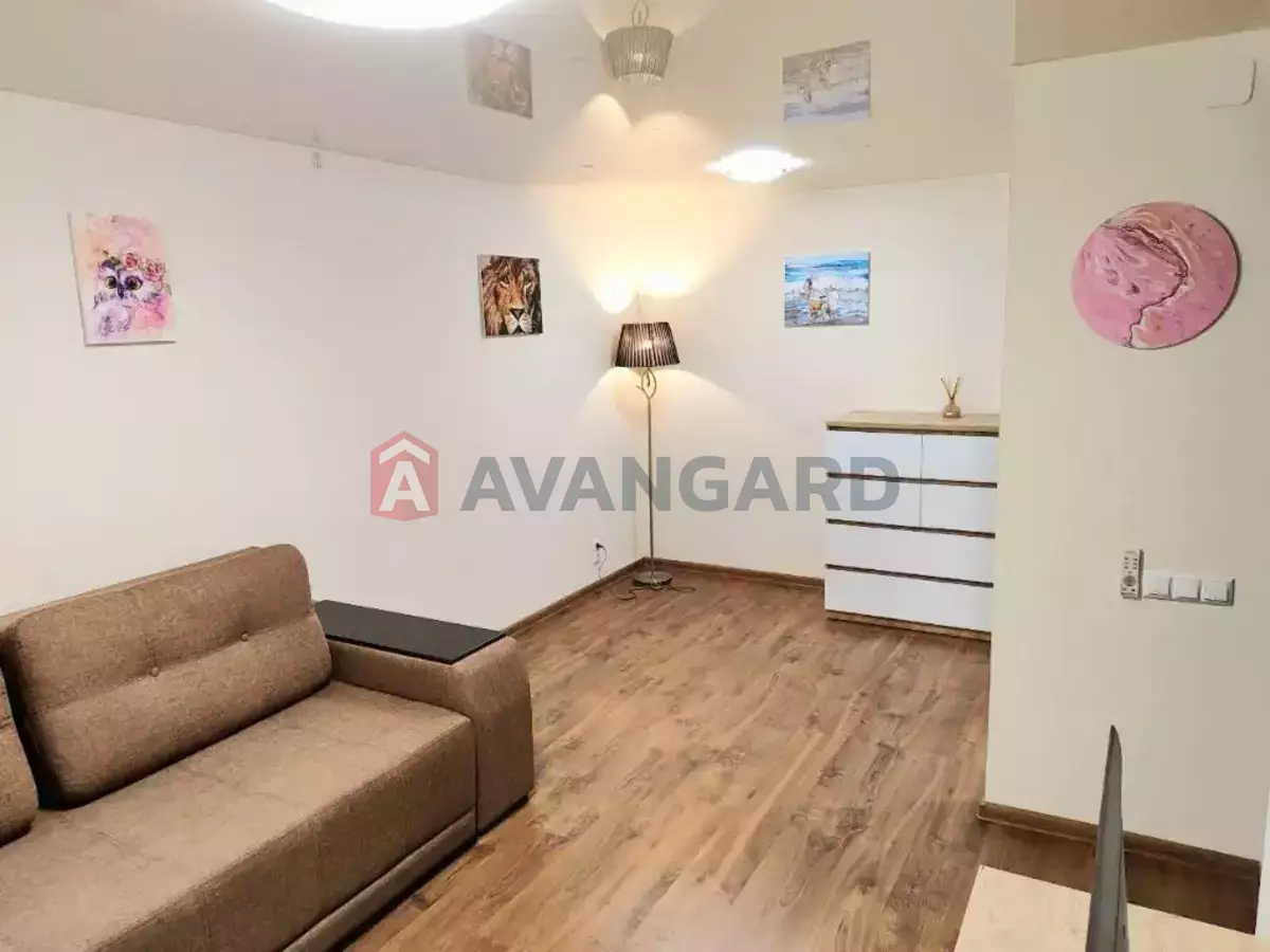 1 ����. ��������, 38/-/- ��. �., 6/9 ���� ���� 3