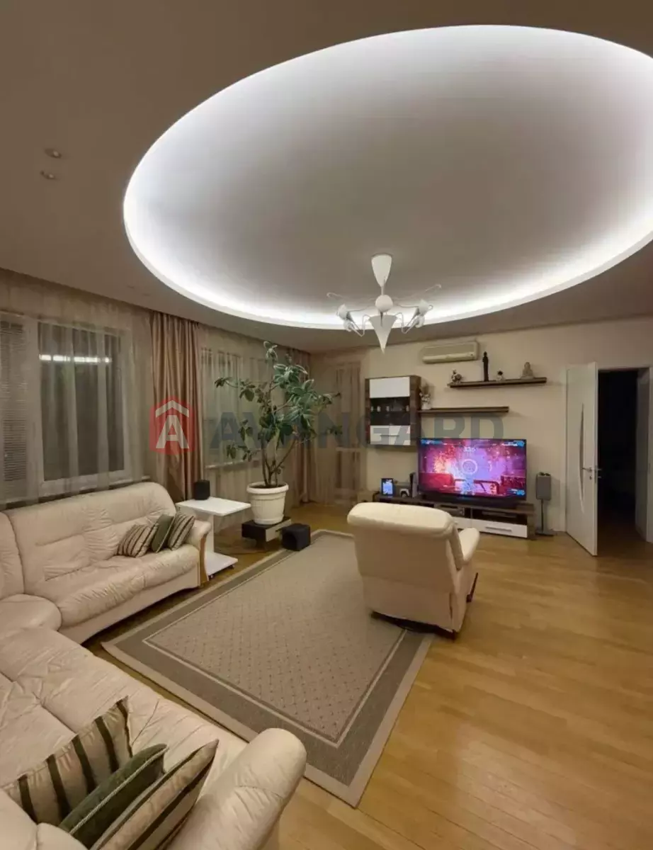 4 ��. ��������, 172/-/- ��. �., 3/9 ������ ���� 1