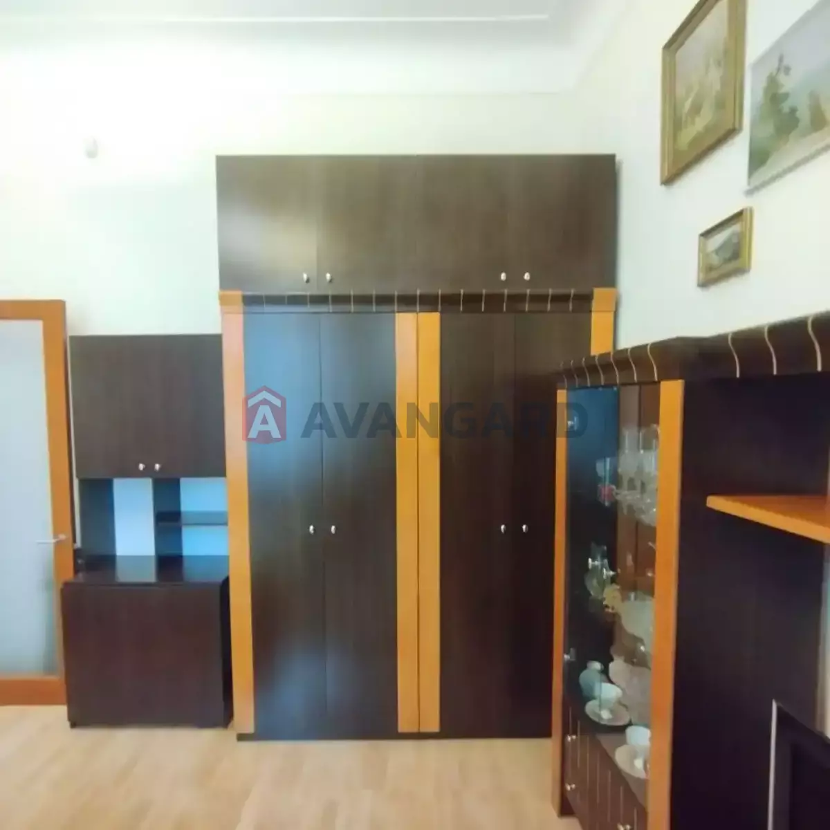 2 ��. ��������, 45/-/- ��. �., 2/3 ������ ���� 18