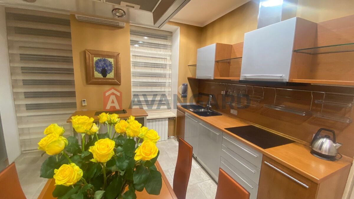 3 комн. квартира, 110 / 70 / 27 м? кв. м., 2/4 этаж фото 1 3 комн. квартира, 110 / 70 / 27 м? кв. м., 2/4 этаж фото 1