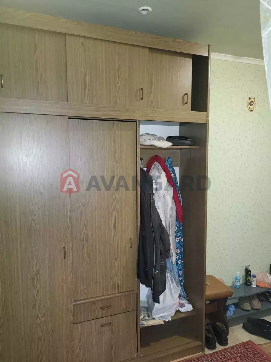 1 ��. ��������, 42/-/10 ��. �., 6/9 ������ ���� 8